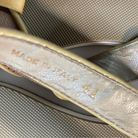 Burberry CHECK FLIP FLOP SANDALS SZ 41 - Picture 2 of 8